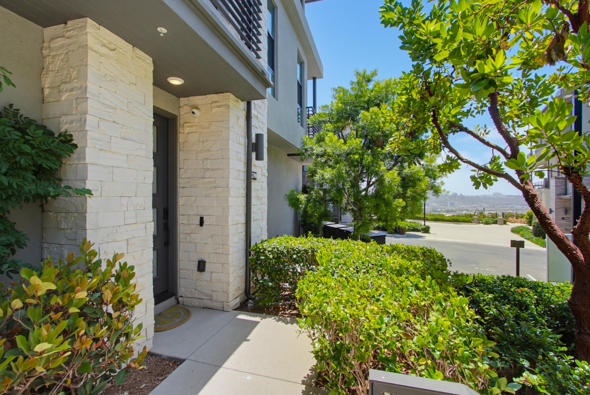 Virtual tour photo 5 of 52 for 2740 Via Alta Pl