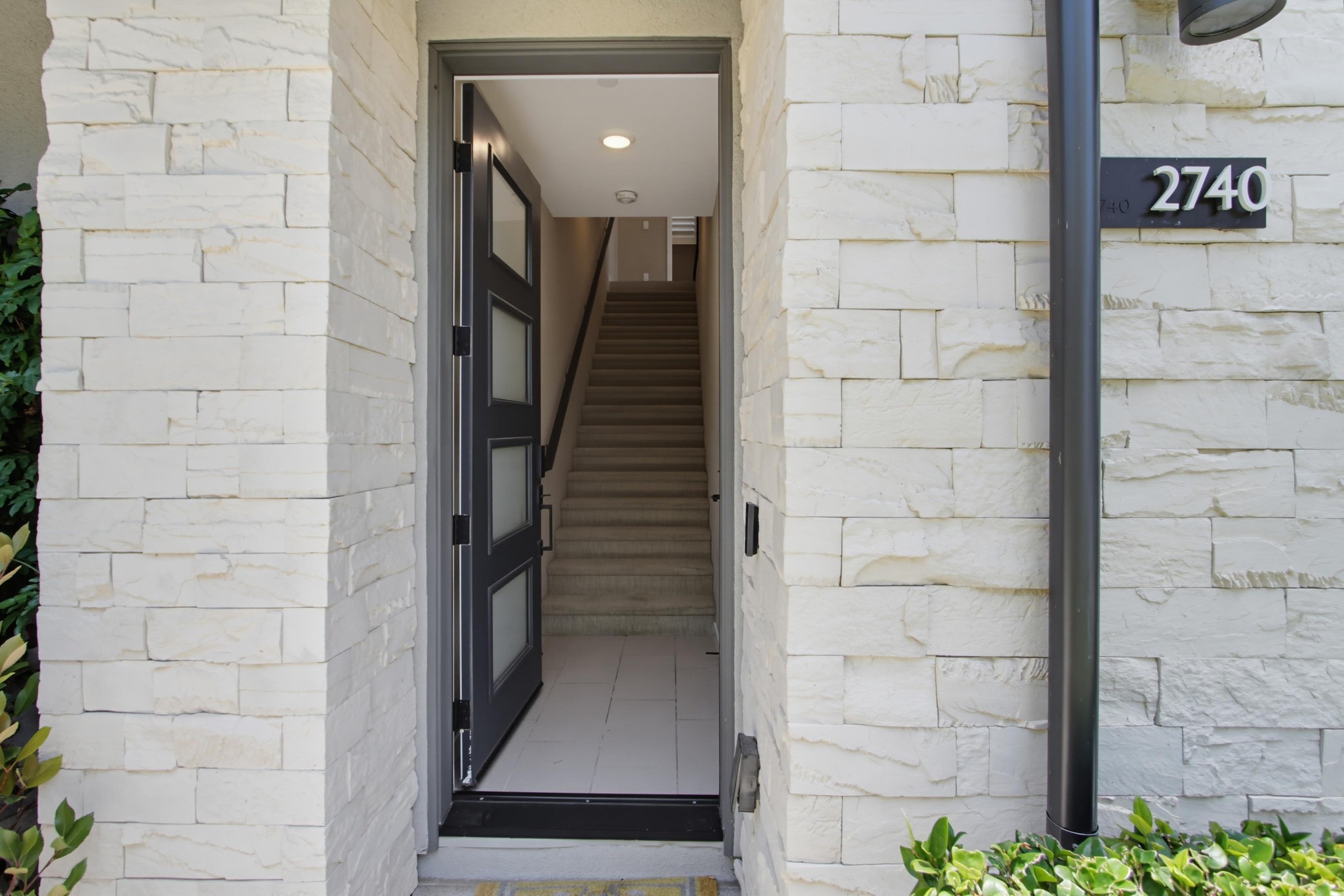 Virtual tour photo 6 of 52 for 2740 Via Alta Pl