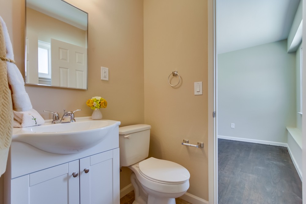 Virtual tour photo 27 of 35 for 2741 Homedale St