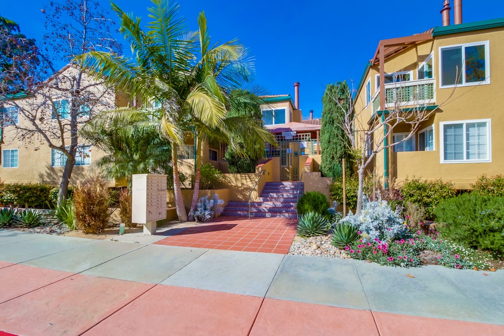 Virtual tour photo 4 of 25 for 2742 A St #102