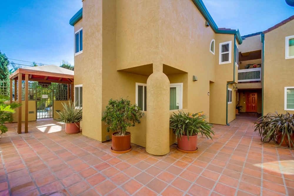 Virtual tour photo 6 of 25 for 2742 A St #102