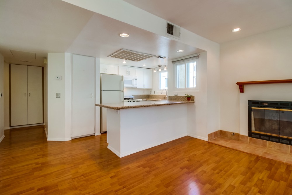 Virtual tour photo 12 of 25 for 2742 A St #102