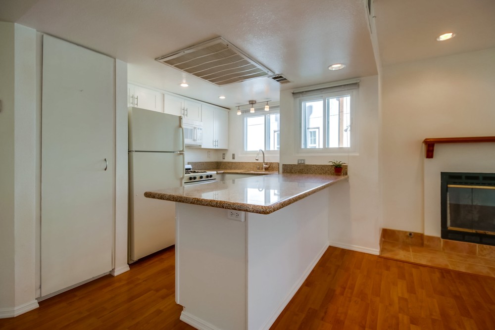 Virtual tour photo 13 of 25 for 2742 A St #102