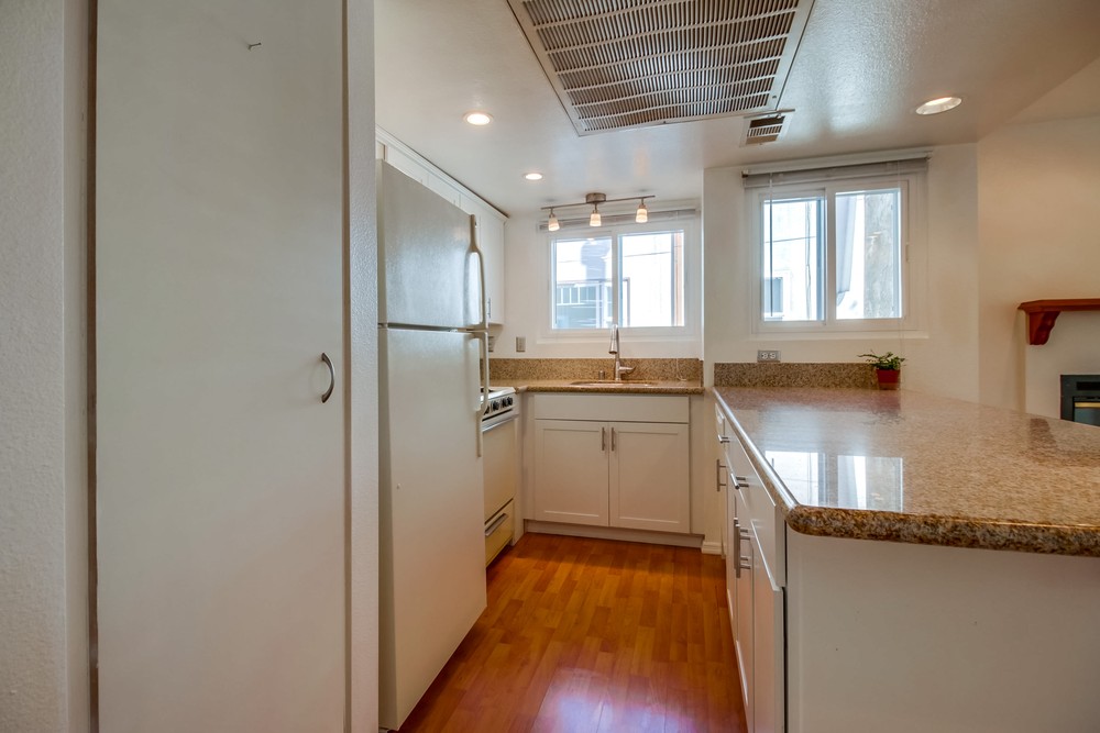 Virtual tour photo 16 of 25 for 2742 A St #102