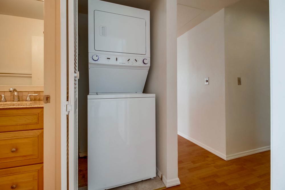 Virtual tour photo 23 of 25 for 2742 A St #102
