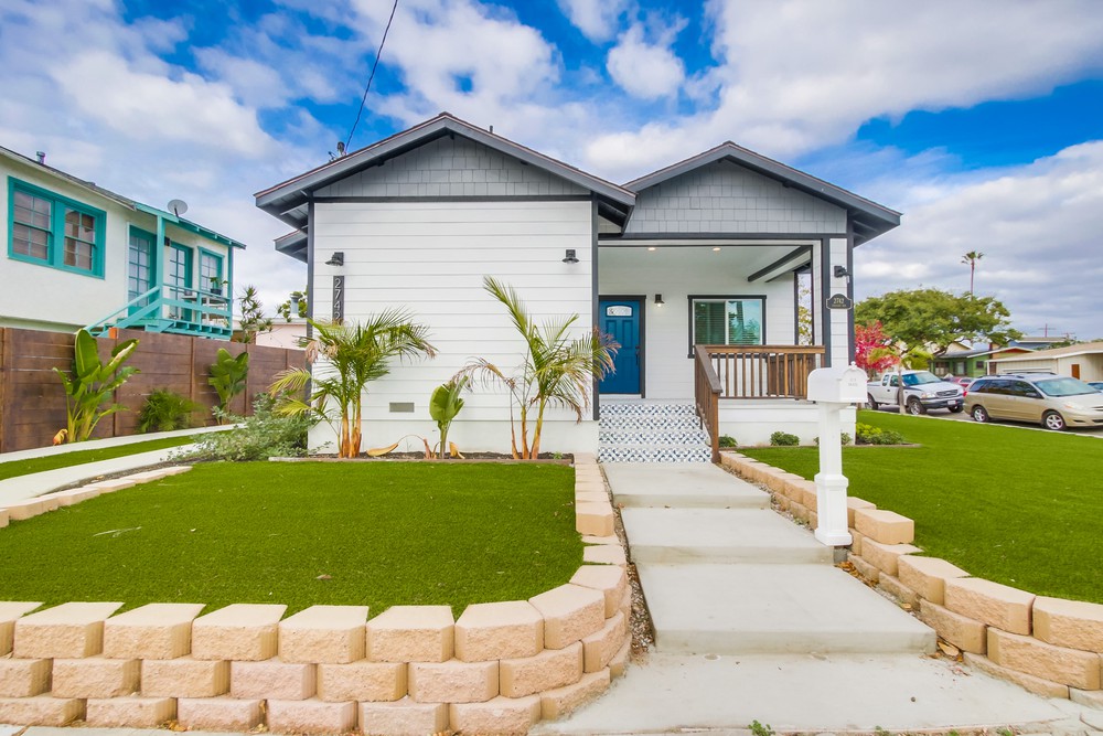 Virtual tour photo 1 of 36 for 2742 Collier Ave