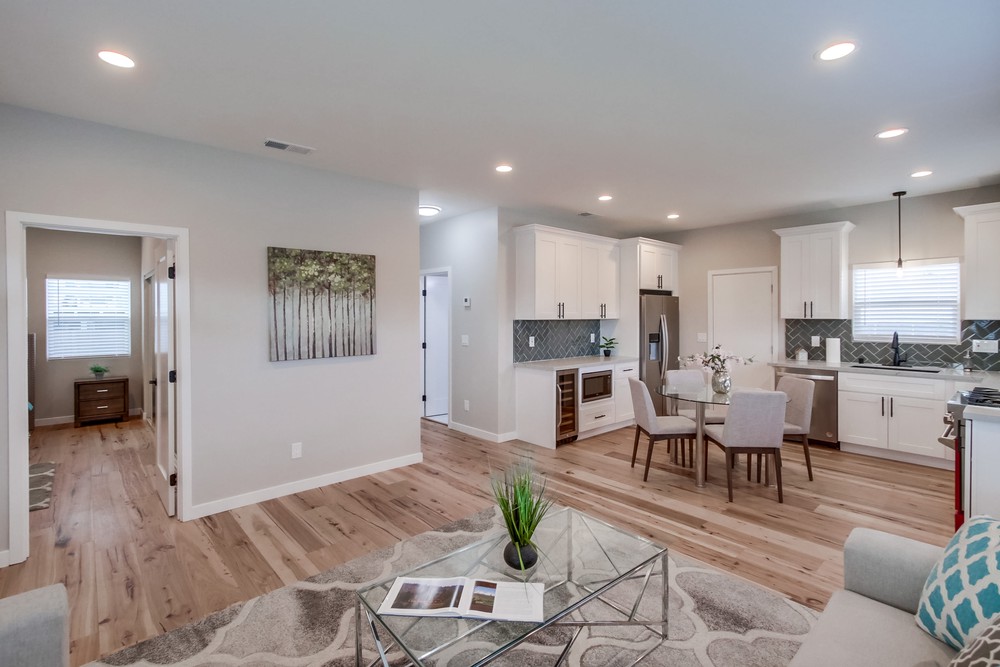 Virtual tour photo 11 of 36 for 2742 Collier Ave