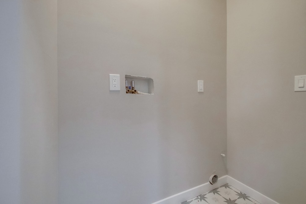 Virtual tour photo 24 of 36 for 2742 Collier Ave