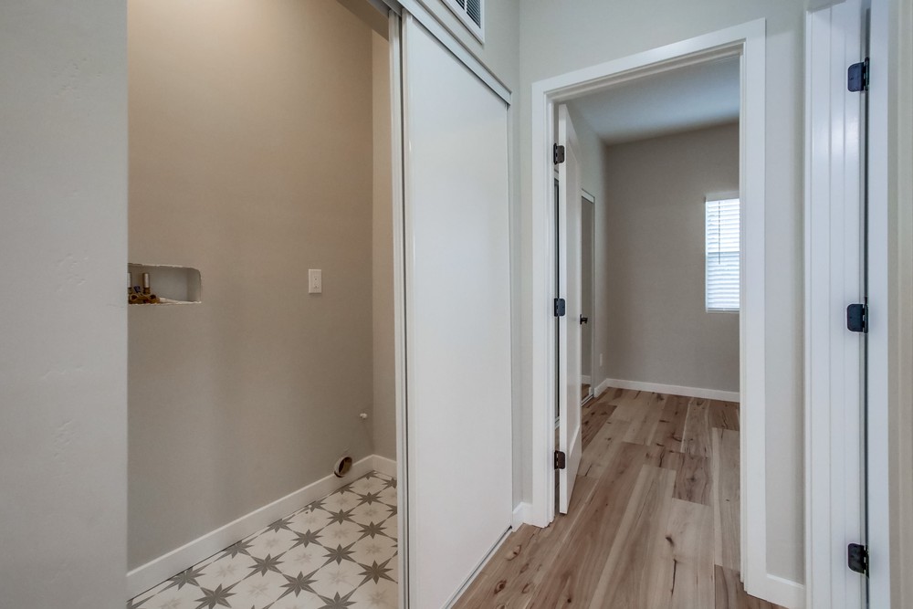 Virtual tour photo 25 of 36 for 2742 Collier Ave