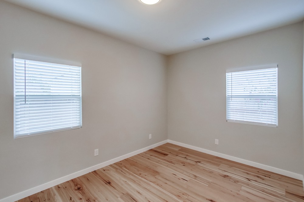 Virtual tour photo 26 of 36 for 2742 Collier Ave