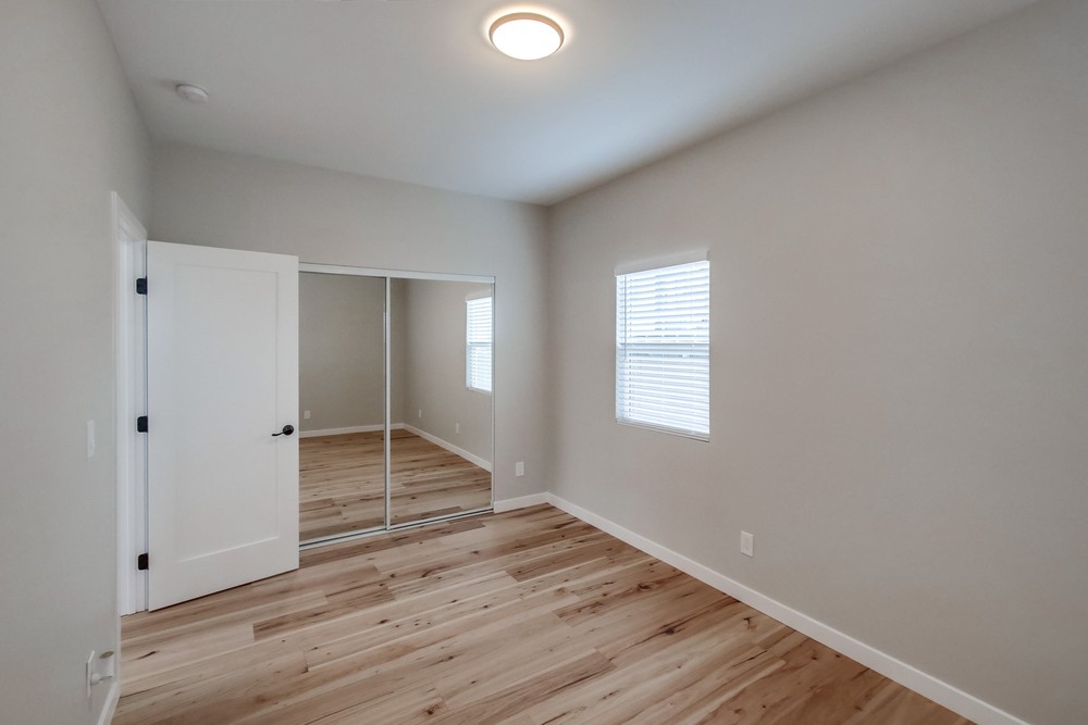 Virtual tour photo 27 of 36 for 2742 Collier Ave