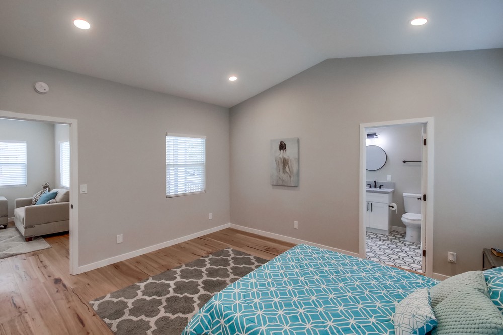 Virtual tour photo 30 of 36 for 2742 Collier Ave