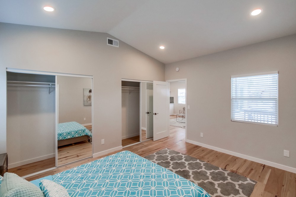 Virtual tour photo 32 of 36 for 2742 Collier Ave