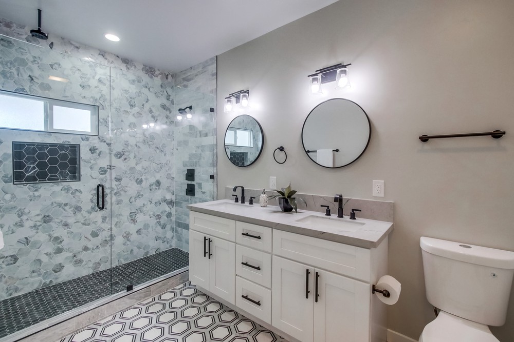 Virtual tour photo 33 of 36 for 2742 Collier Ave