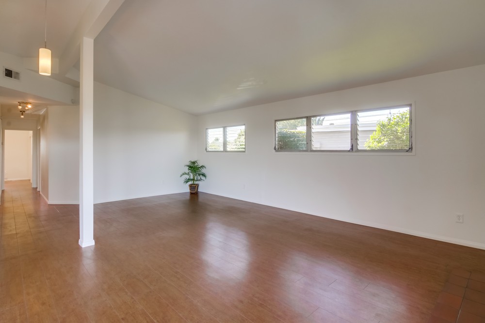Virtual tour photo 5 of 45 for 2746 Wyandotte Ave