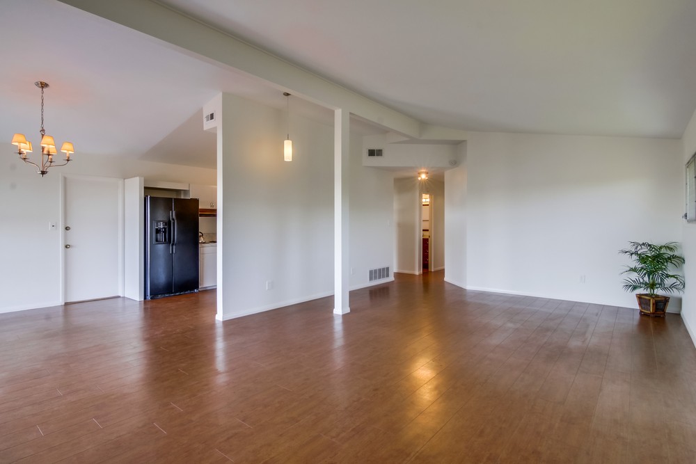 Virtual tour photo 8 of 45 for 2746 Wyandotte Ave