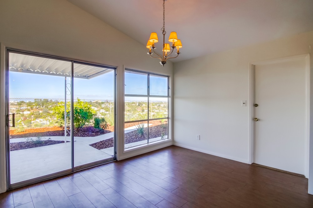 Virtual tour photo 11 of 45 for 2746 Wyandotte Ave