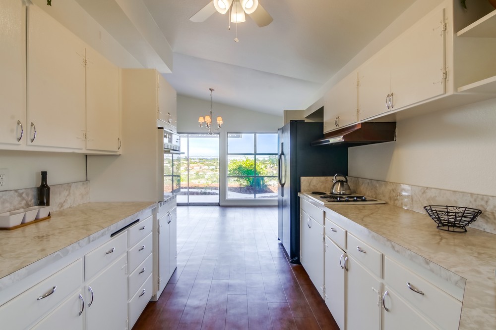 Virtual tour photo 20 of 45 for 2746 Wyandotte Ave