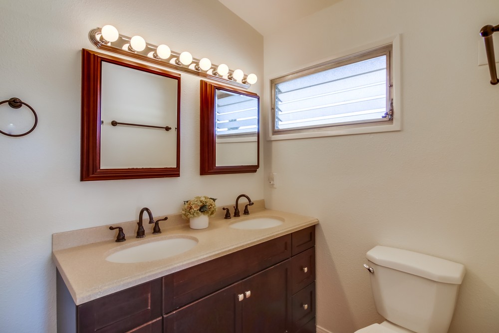 Virtual tour photo 25 of 45 for 2746 Wyandotte Ave