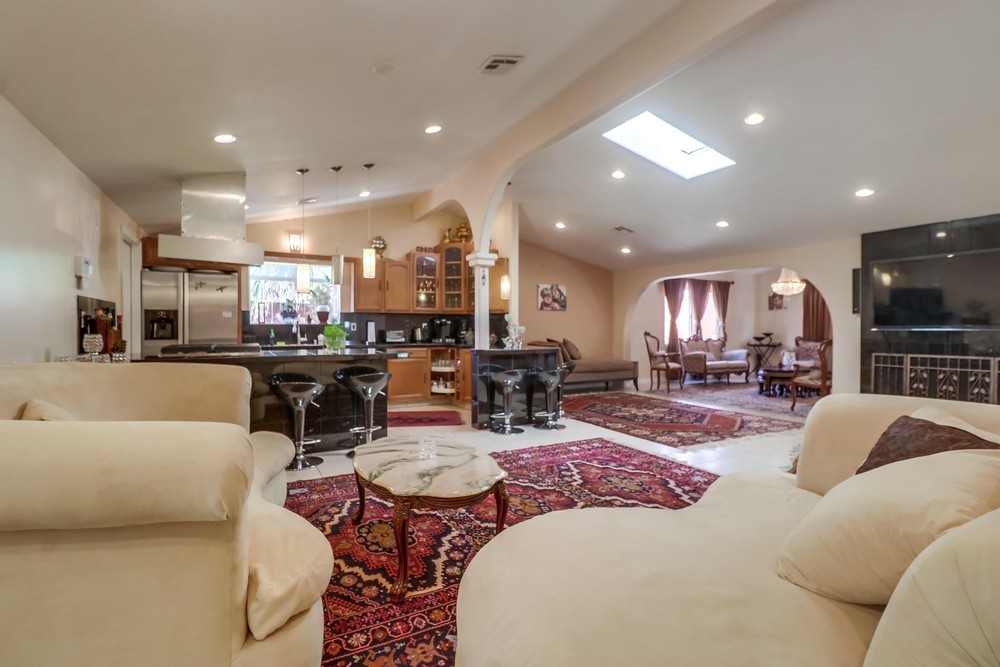Virtual tour photo 14 of 59 for 2749 Mission Village Dr