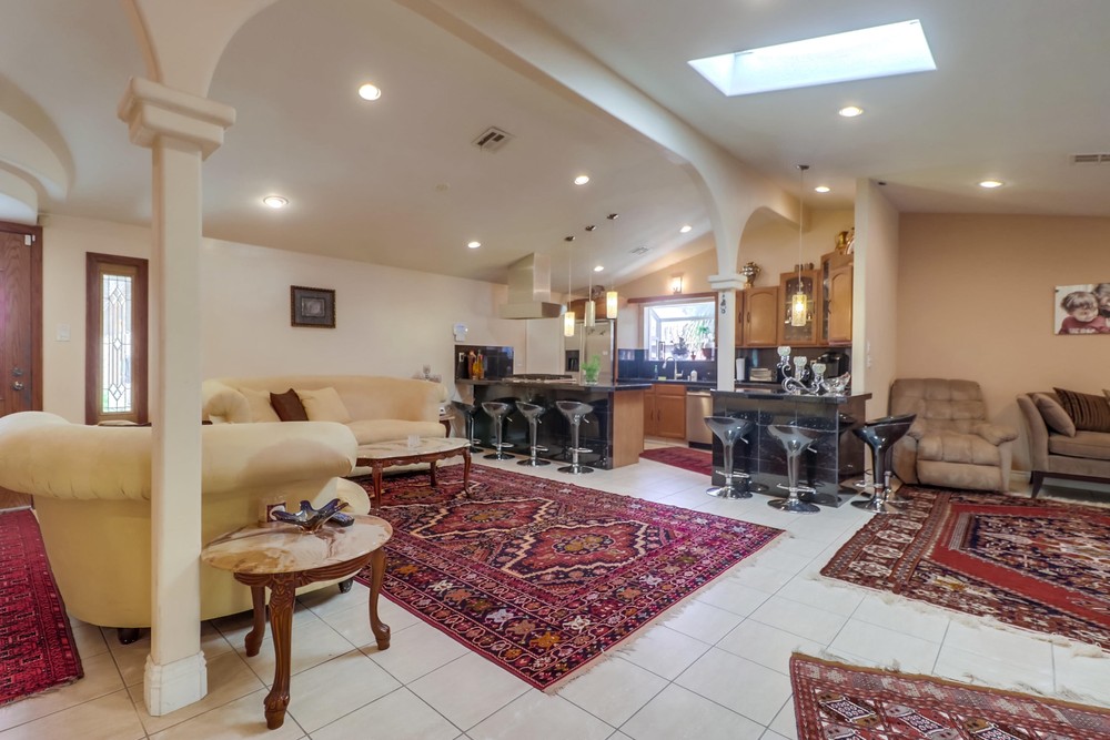 Virtual tour photo 17 of 59 for 2749 Mission Village Dr