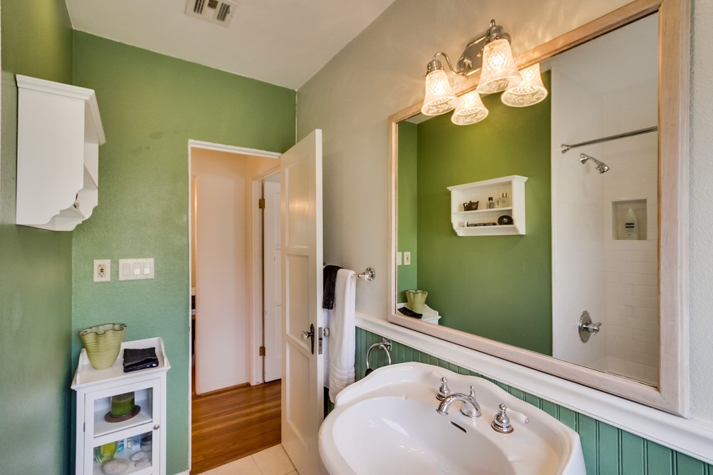 Virtual tour photo 37 of 56 for 2750 Eagle Street