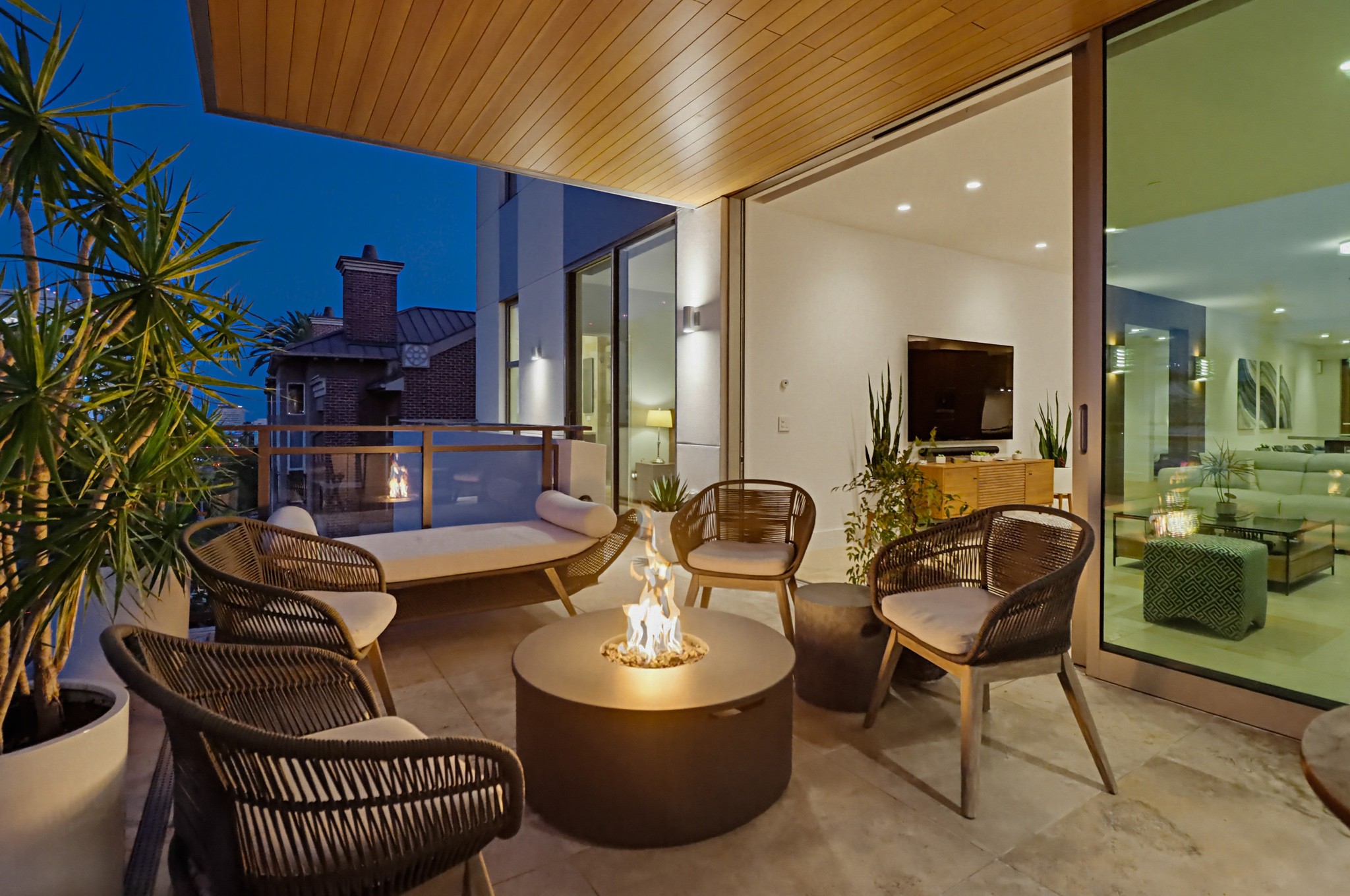 Virtual tour photo 8 of 96 for 2750 Fourth Ave #402