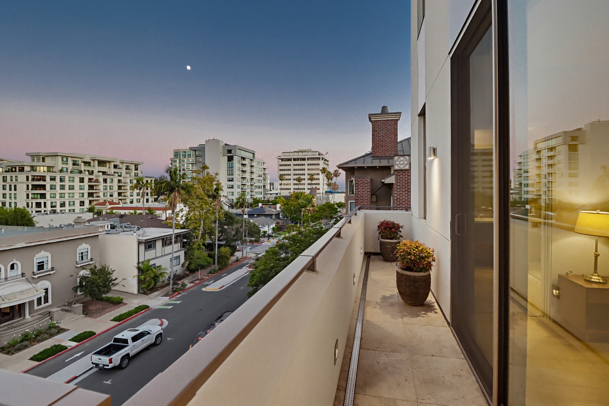 Virtual tour photo 16 of 96 for 2750 Fourth Ave #402