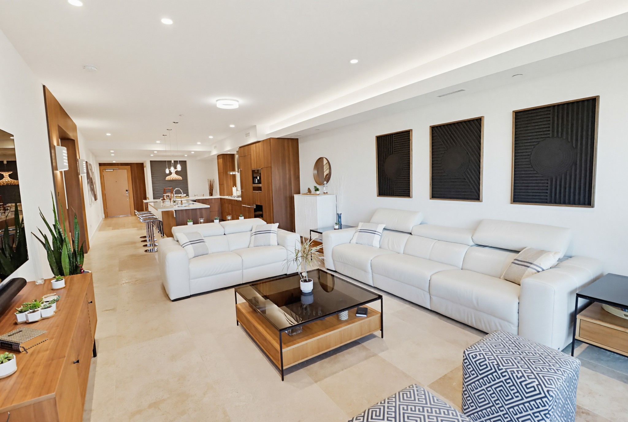 Virtual tour photo 32 of 96 for 2750 Fourth Ave #402
