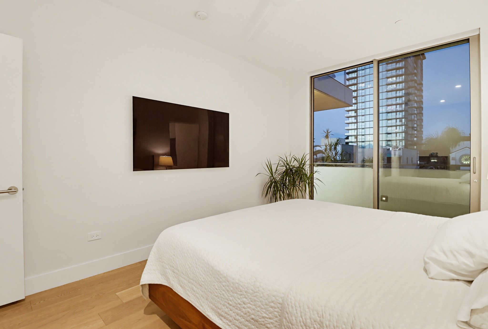 Virtual tour photo 49 of 96 for 2750 Fourth Ave #402