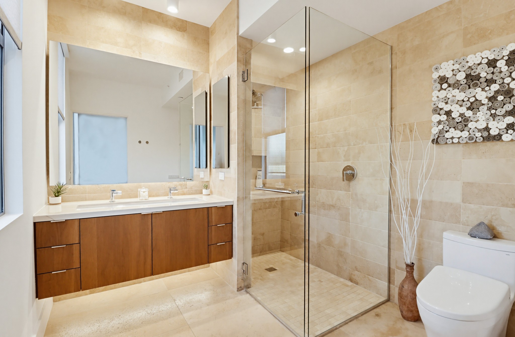 Virtual tour photo 57 of 96 for 2750 Fourth Ave #402