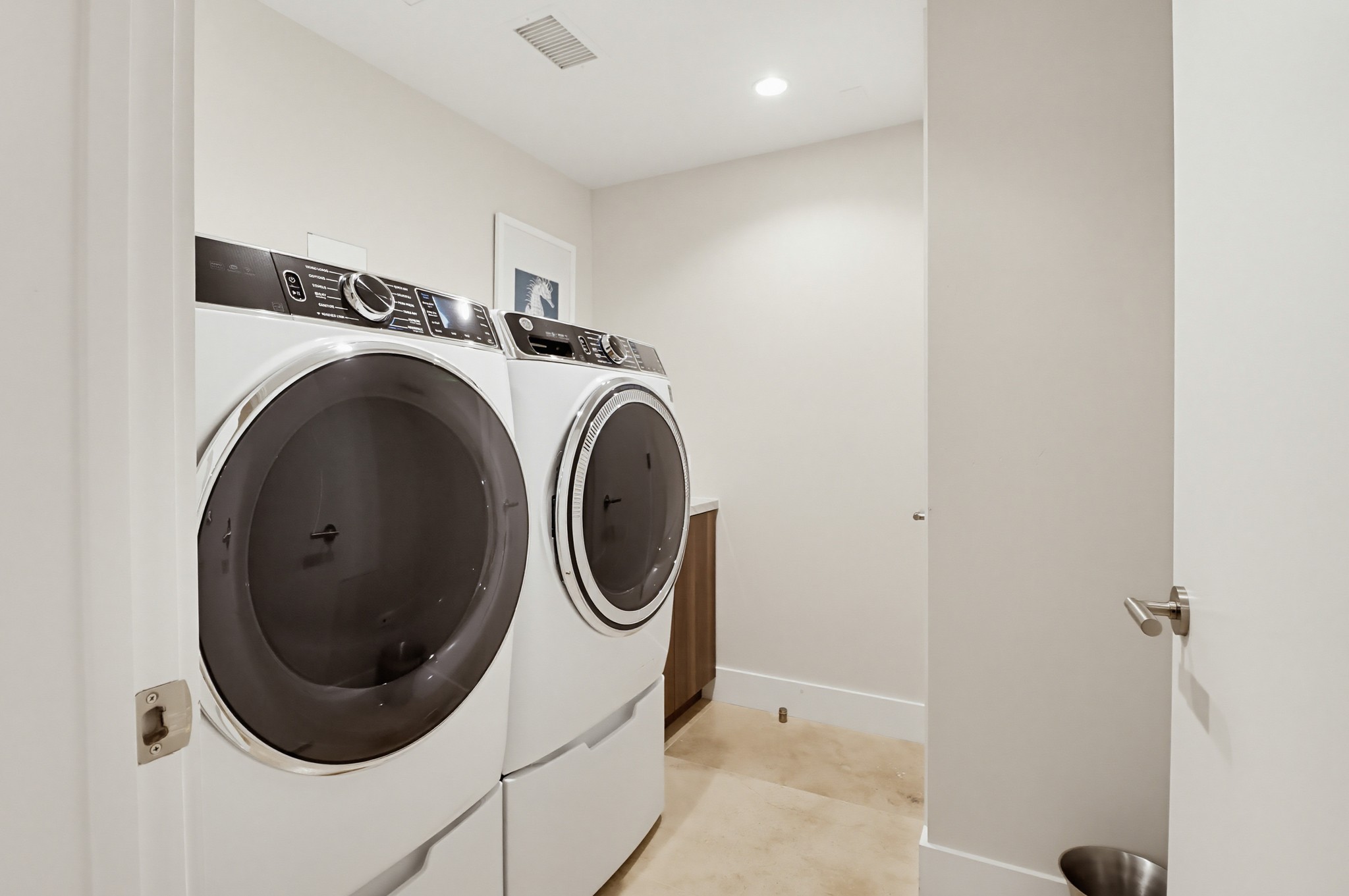 Virtual tour photo 69 of 96 for 2750 Fourth Ave #402