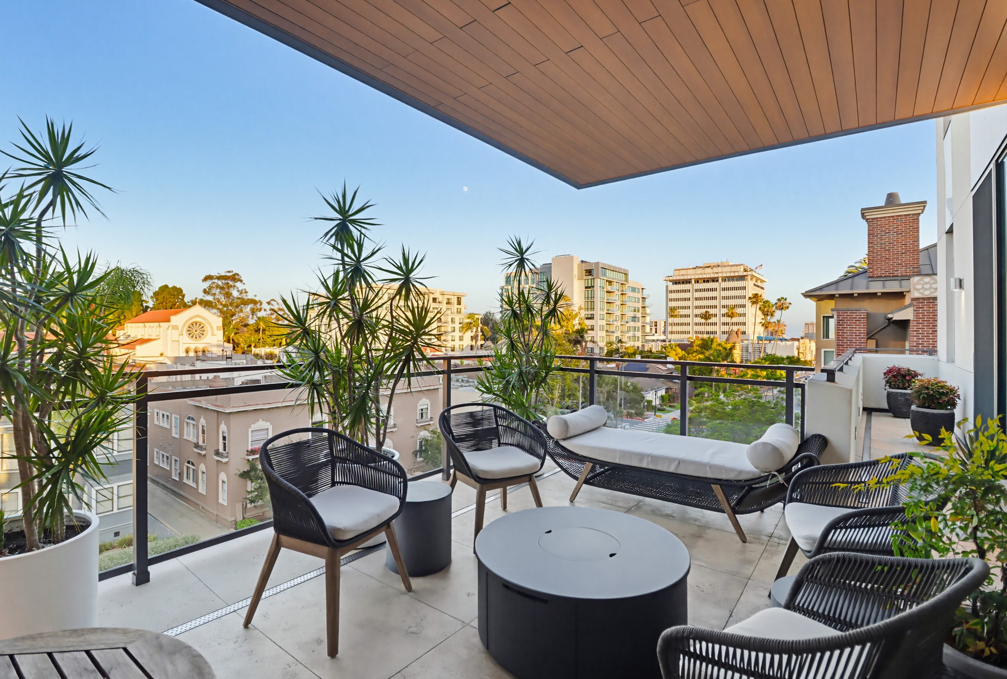 Virtual tour photo 92 of 96 for 2750 Fourth Ave #402