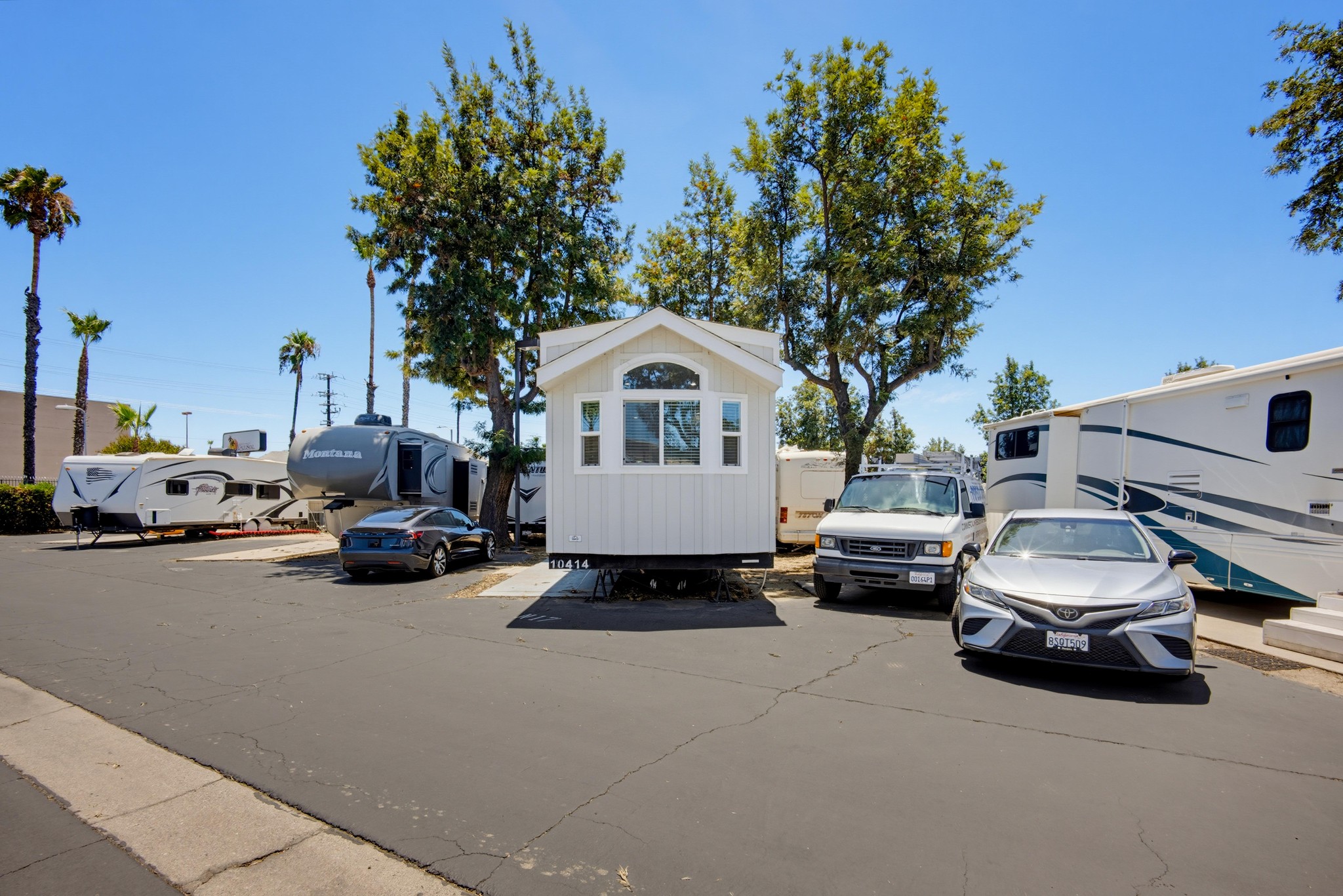 Virtual tour photo 3 of 33 for 2750 W Acacia Ave spc n17