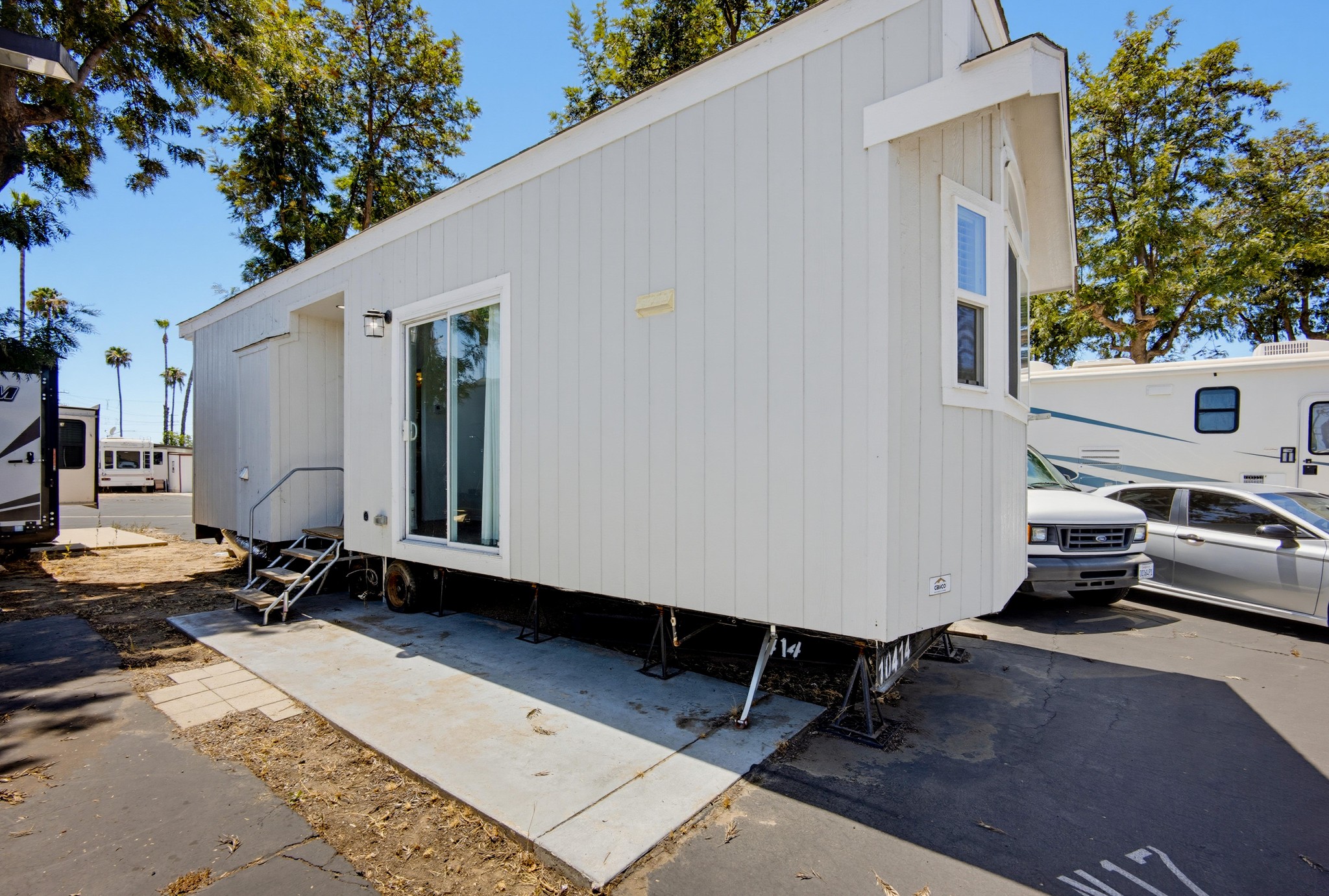 Virtual tour photo 4 of 33 for 2750 W Acacia Ave spc n17