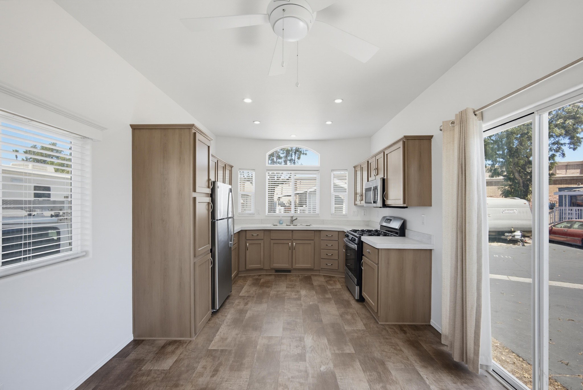 Virtual tour photo 8 of 33 for 2750 W Acacia Ave spc n17