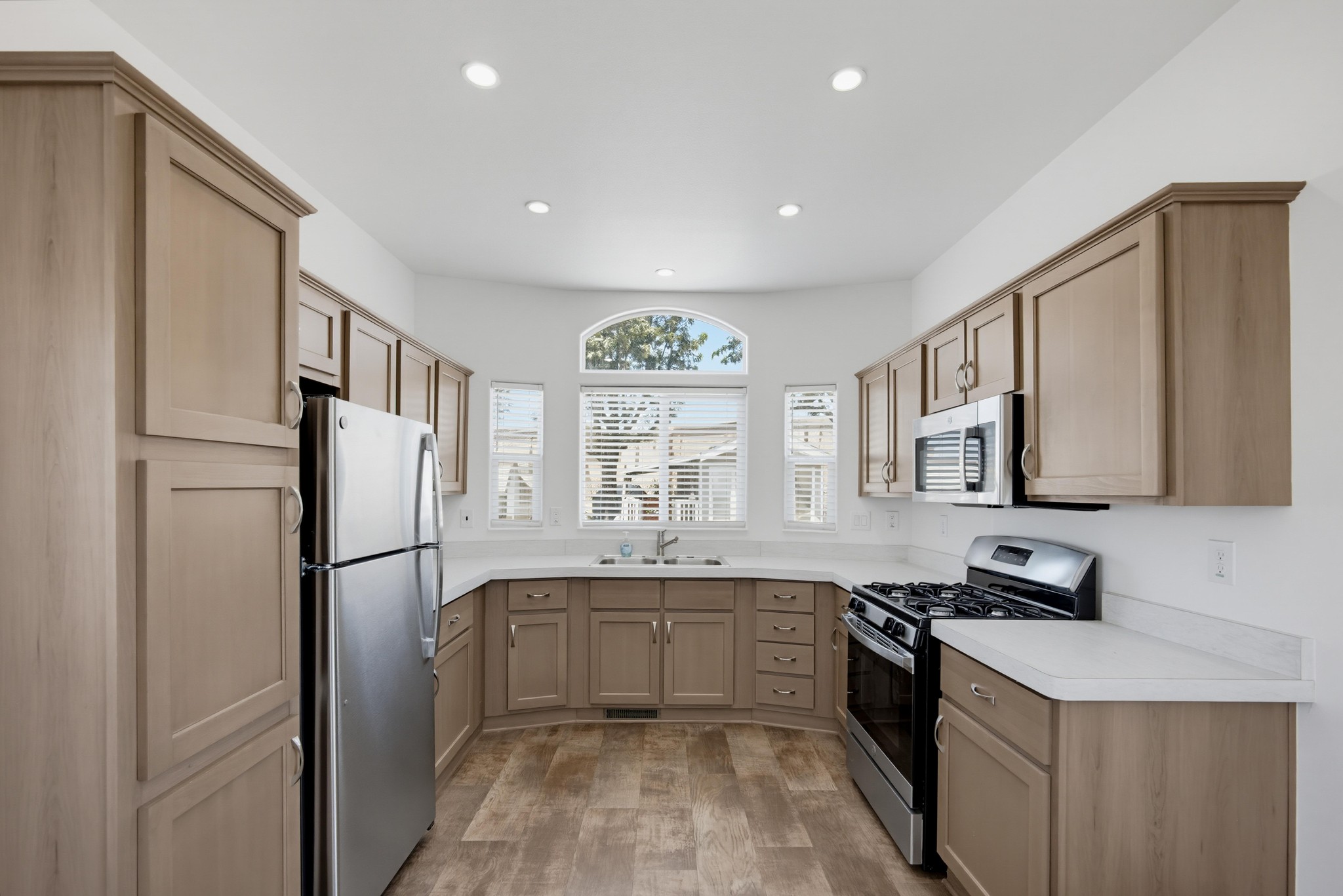 Virtual tour photo 9 of 33 for 2750 W Acacia Ave spc n17