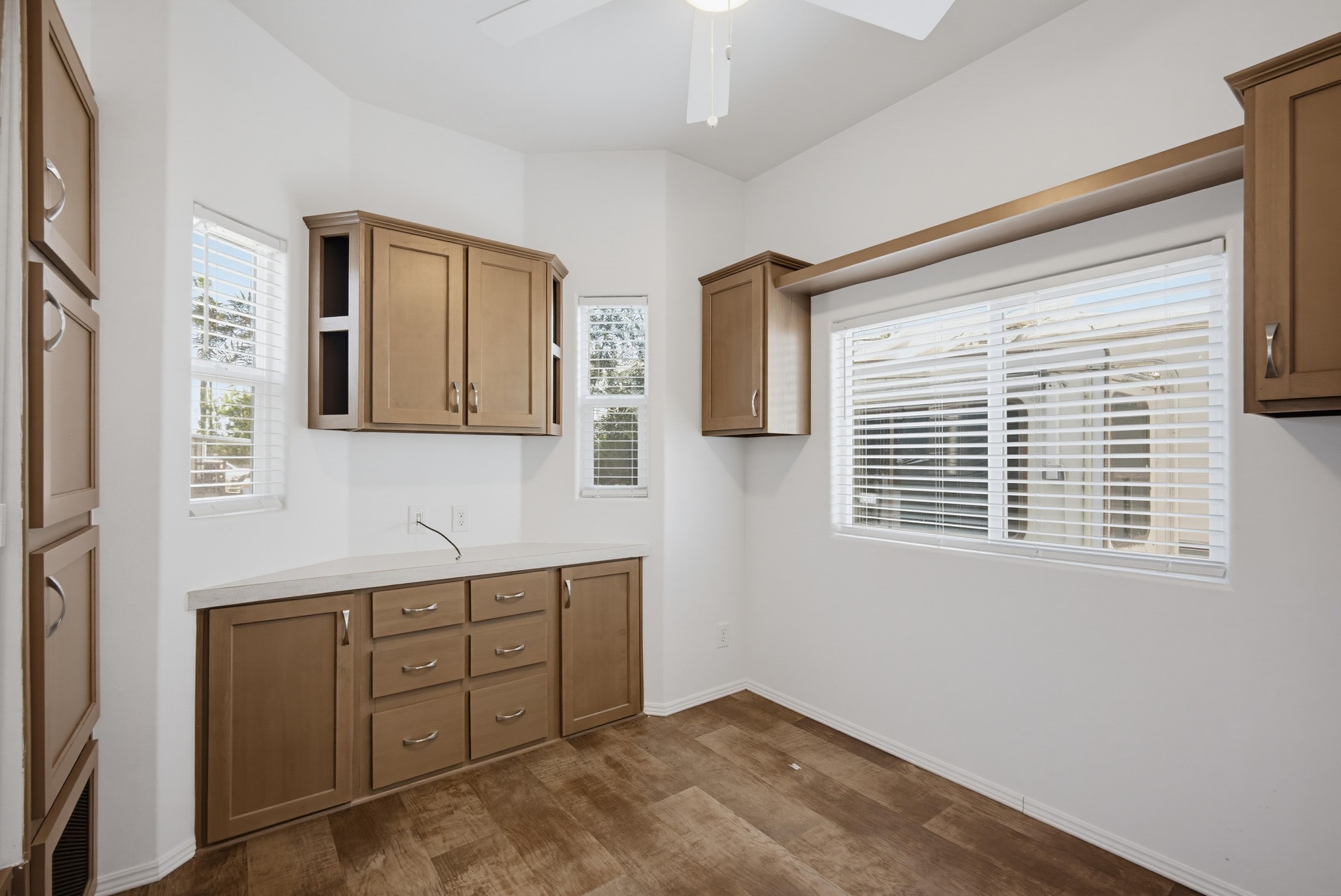 Virtual tour photo 18 of 33 for 2750 W Acacia Ave spc n17