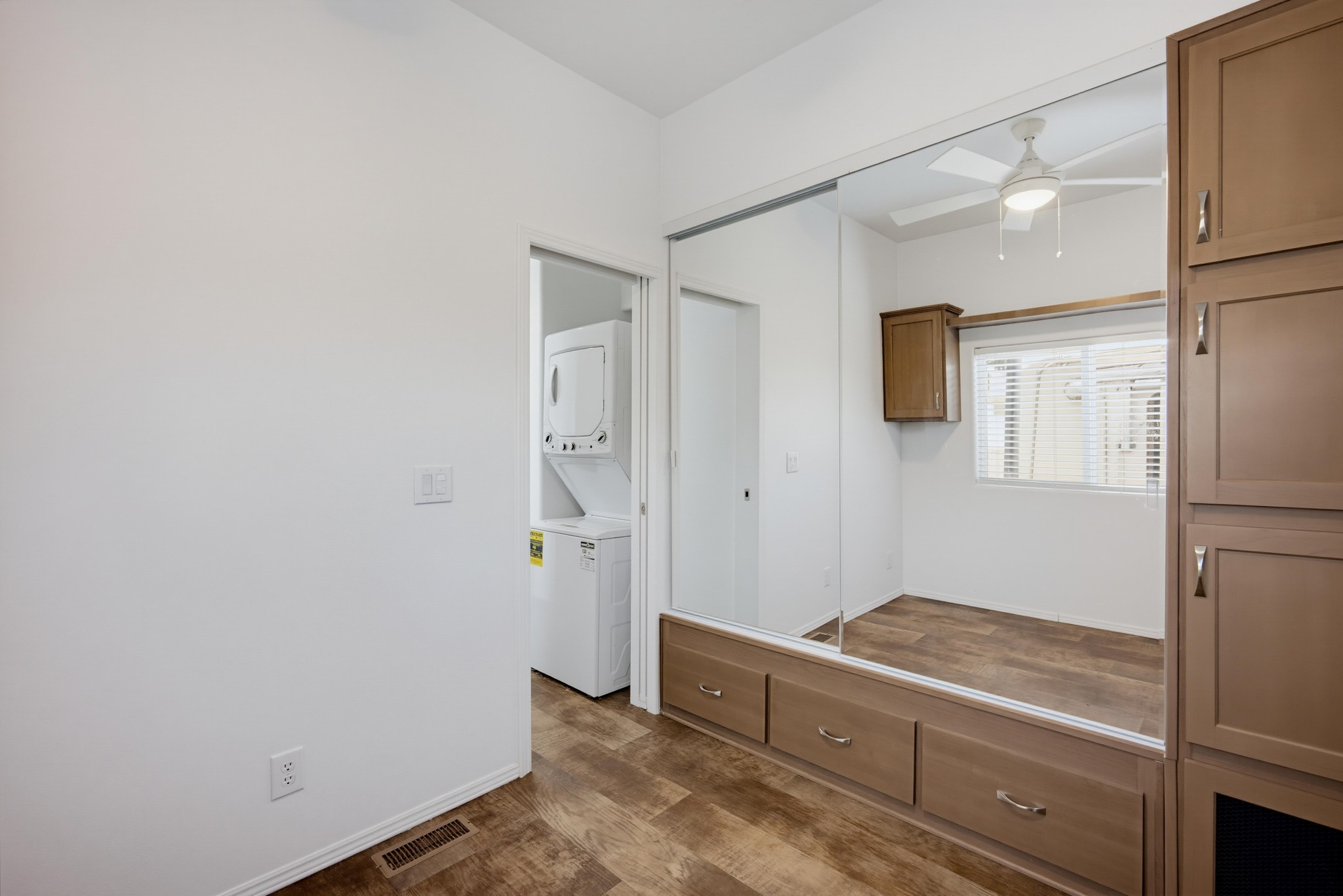 Virtual tour photo 21 of 33 for 2750 W Acacia Ave spc n17