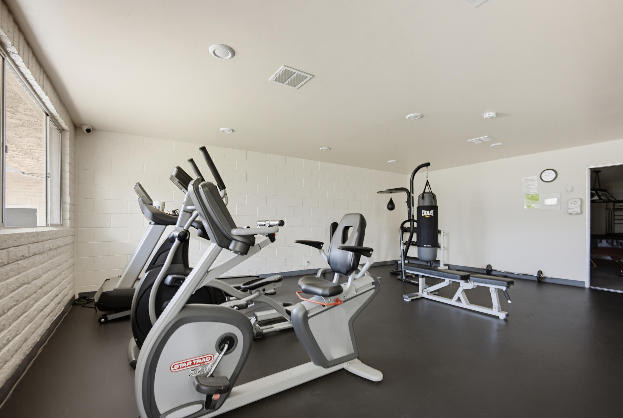 Virtual tour photo 27 of 33 for 2750 W Acacia Ave spc n17
