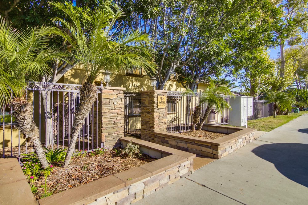 Virtual tour photo 1 of 29 for 2752 B St #112
