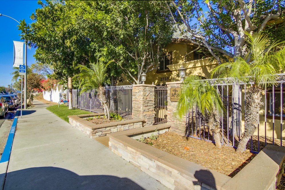 Virtual tour photo 4 of 29 for 2752 B St #112