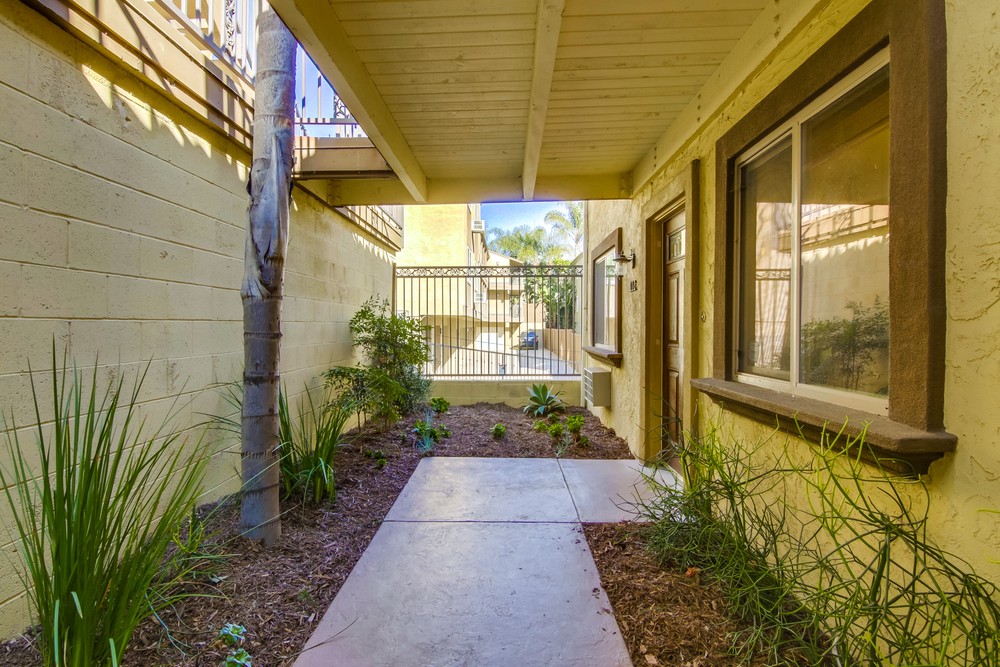 Virtual tour photo 6 of 29 for 2752 B St #112
