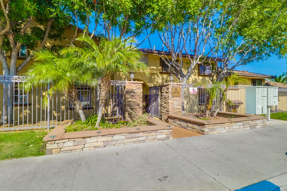 Virtual tour photo 3 of 28 for 2752 B St UNIT 210