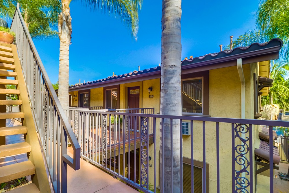 Virtual tour photo 5 of 28 for 2752 B St UNIT 210