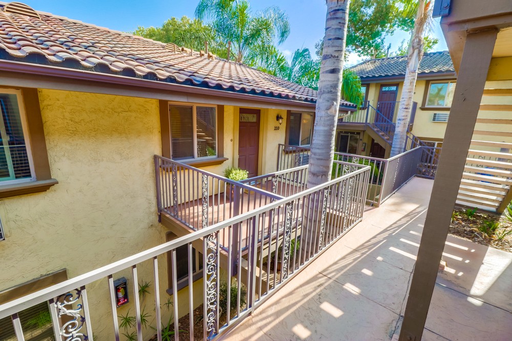 Virtual tour photo 6 of 28 for 2752 B St UNIT 210