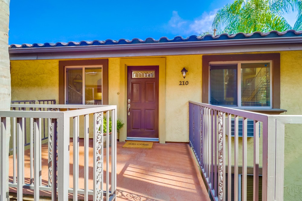 Virtual tour photo 7 of 28 for 2752 B St UNIT 210