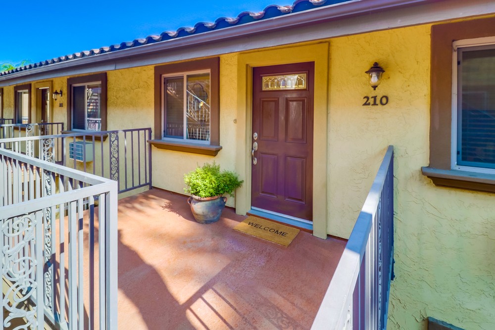 Virtual tour photo 8 of 28 for 2752 B St UNIT 210