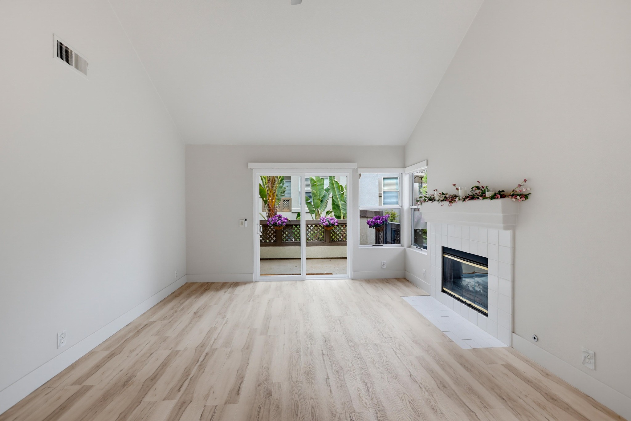 Virtual tour photo 9 of 85 for 27529 Serena