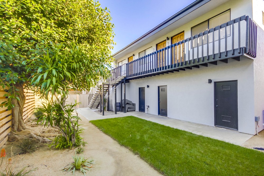 Virtual tour photo 10 of 39 for 2753 Hornblend St